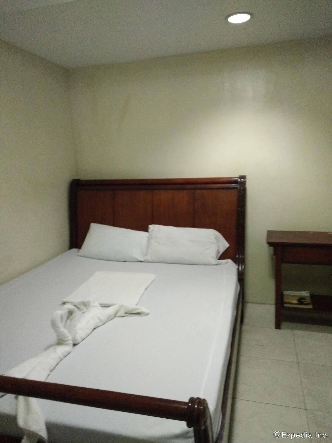 Goland Pension House Cebu Bagian luar foto